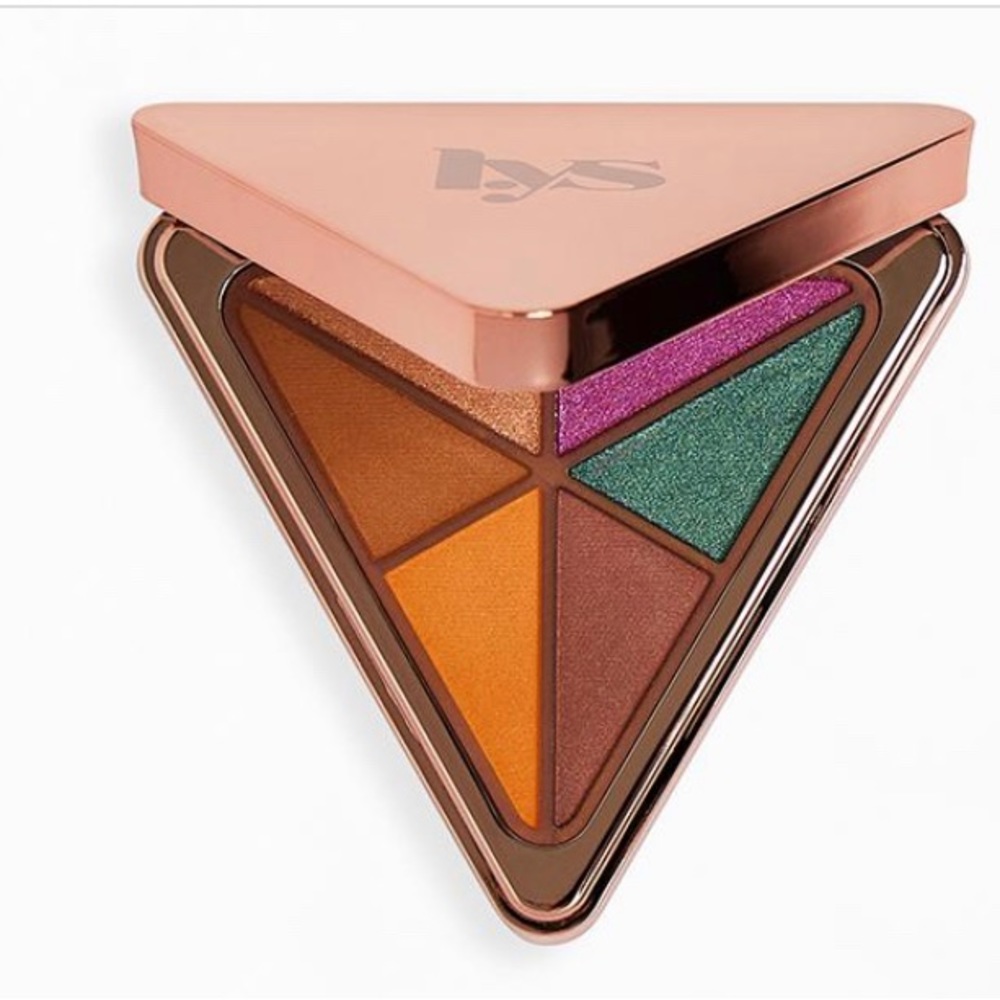 LYS BEAUTY
Love Yourself Eyeshadow Palette in Unapologetic